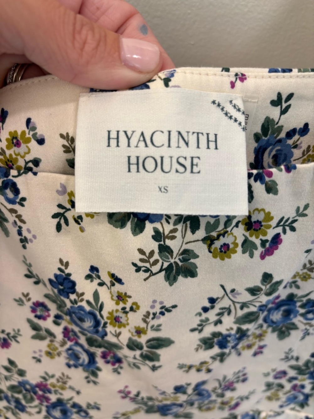 Hyacinth House Tuckernuck Floral Midi Dress in White and Blue *Read description* - Picture 3 of 3
